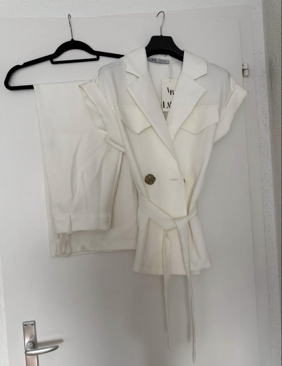 Ensembles & Tailleurs: Elegantes 2- Teiler Set – Neuf avec emballage d'origine à Gossau SG par cuk_fyc6