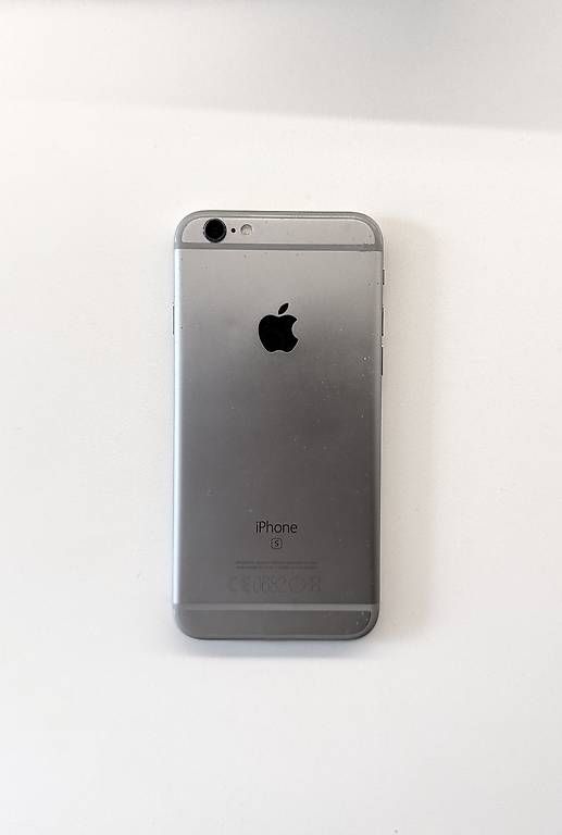 Apple Telefoni cellulari / Smartphones: iPhone 6S, 16 GB Space Grey – Usato da Weggis venduto da PaddyJo 1