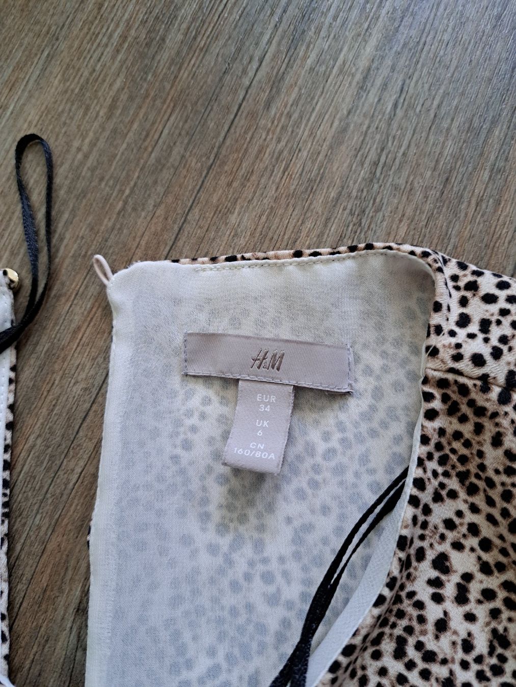 H&M Vestiti: H&M Kleid mit Leoparden Muster, Gr. 34 – Usato da Oberentfelden venduto da Pjc 2