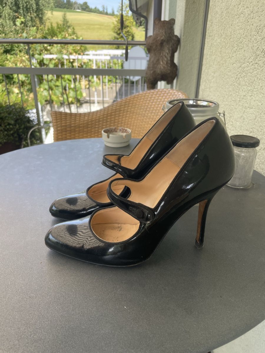 Manolo Blahnik Scarpe da donna: Manolo Blahnik Lackleder Capri Mary Janes – Usato da Niederwangen BE venduto da Bobstrrr 1