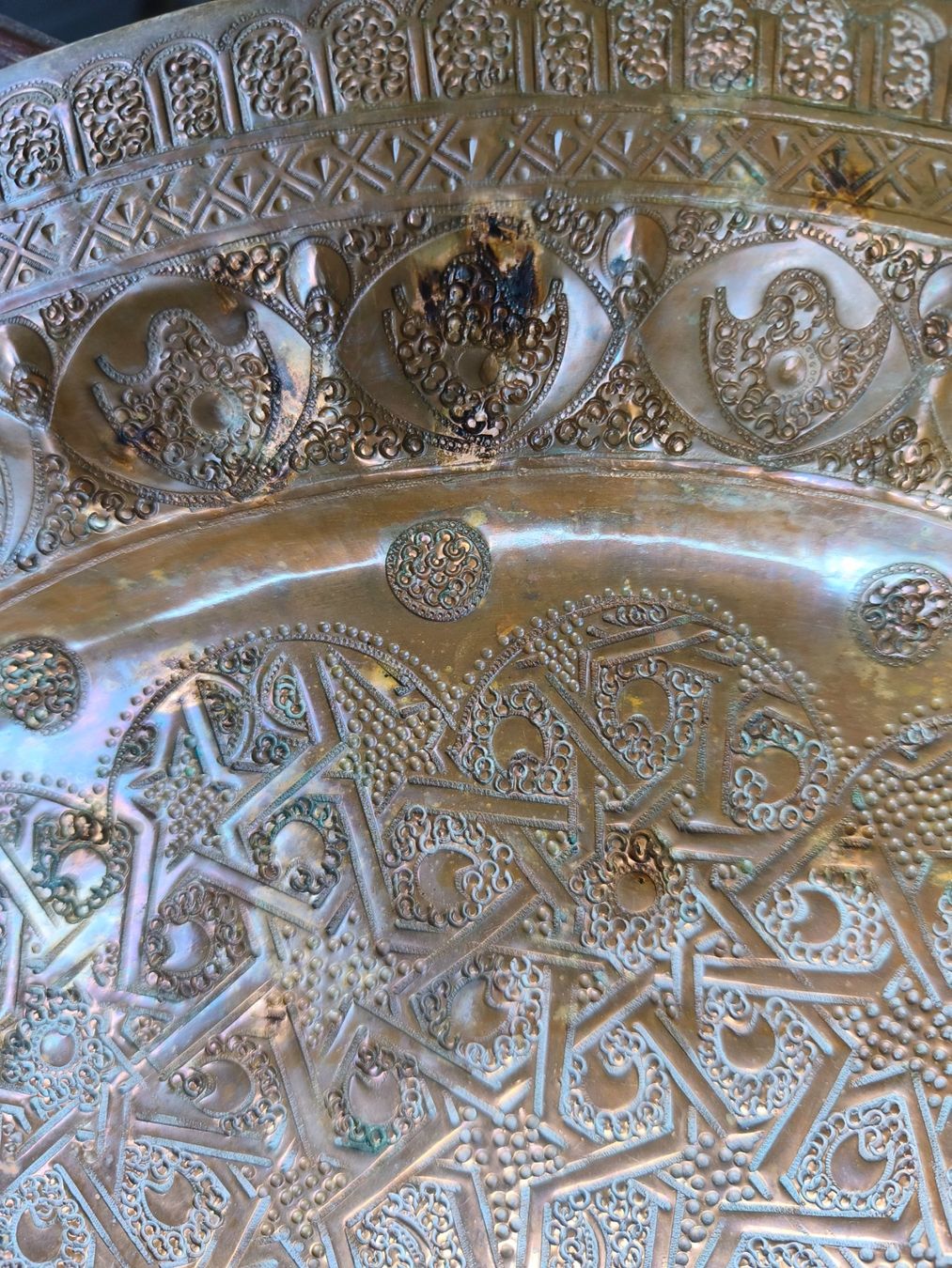 Piatti di portata: Orientalisches Kupfer-Tablett 59cm DM – Usato da Zürich venduto da Jul69 2