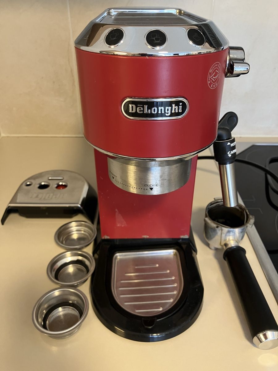 De'Longhi Kaffeemaschinen & Espressomaschinen: Machine à café Delonghi – Gebraucht aus Aigle von N.P. 5
