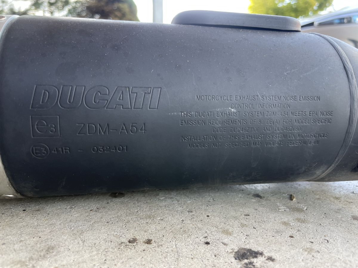 Ducati Auspuffanlagen: Ducati Hypermotard 796 Auspufftopf orginal – Gebraucht aus Giswil von Gago40 2