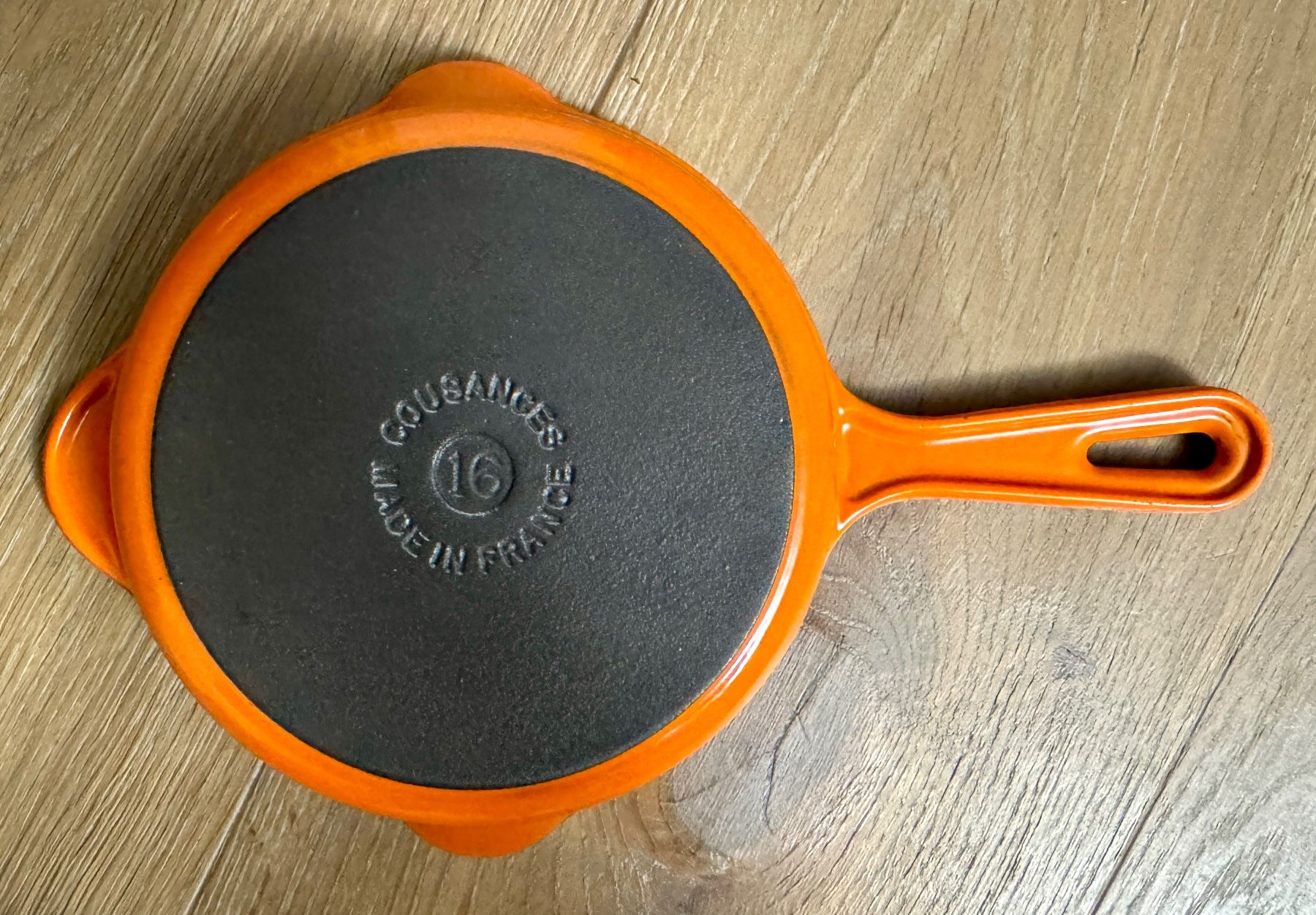 Cousances Padelle: Gusseisen Pfännchen emailliert Emaille 16 cm Cousances – Usato da Rothrist venduto da Luckywinner 2