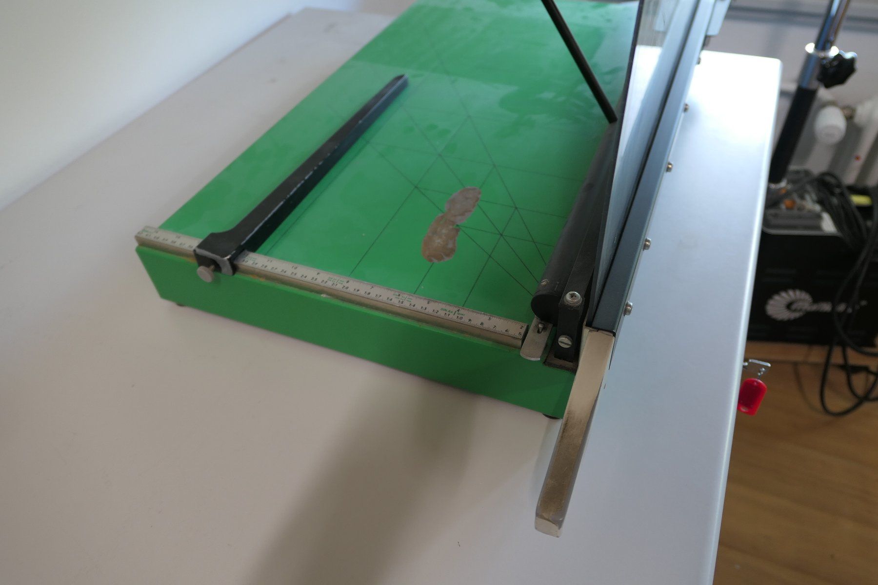 Toutes les machines: A3 Schneidemaschine/Hebelschneider – D'occasion à Münchenbuchsee par Ploder0 4