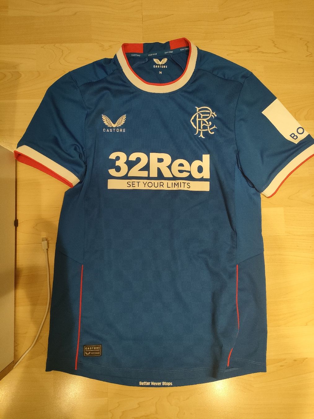 Leibchen & Hosen: Rangers Fussballtrikot – Neu (gemäss Beschreibung) aus Feusisberg von Whitefir