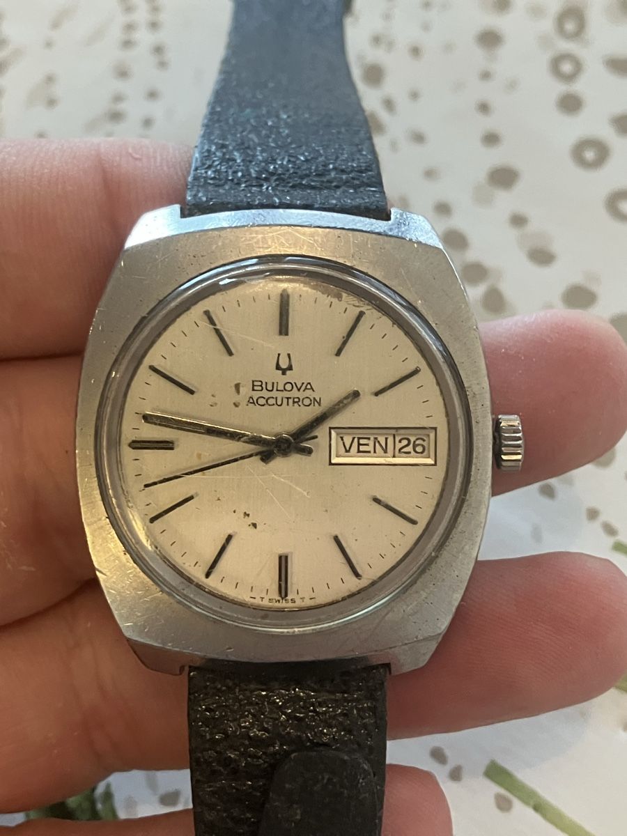 Bulova Uhren: Bulova accutron  – Defekt aus Fribourg von Snoopy-Mousi