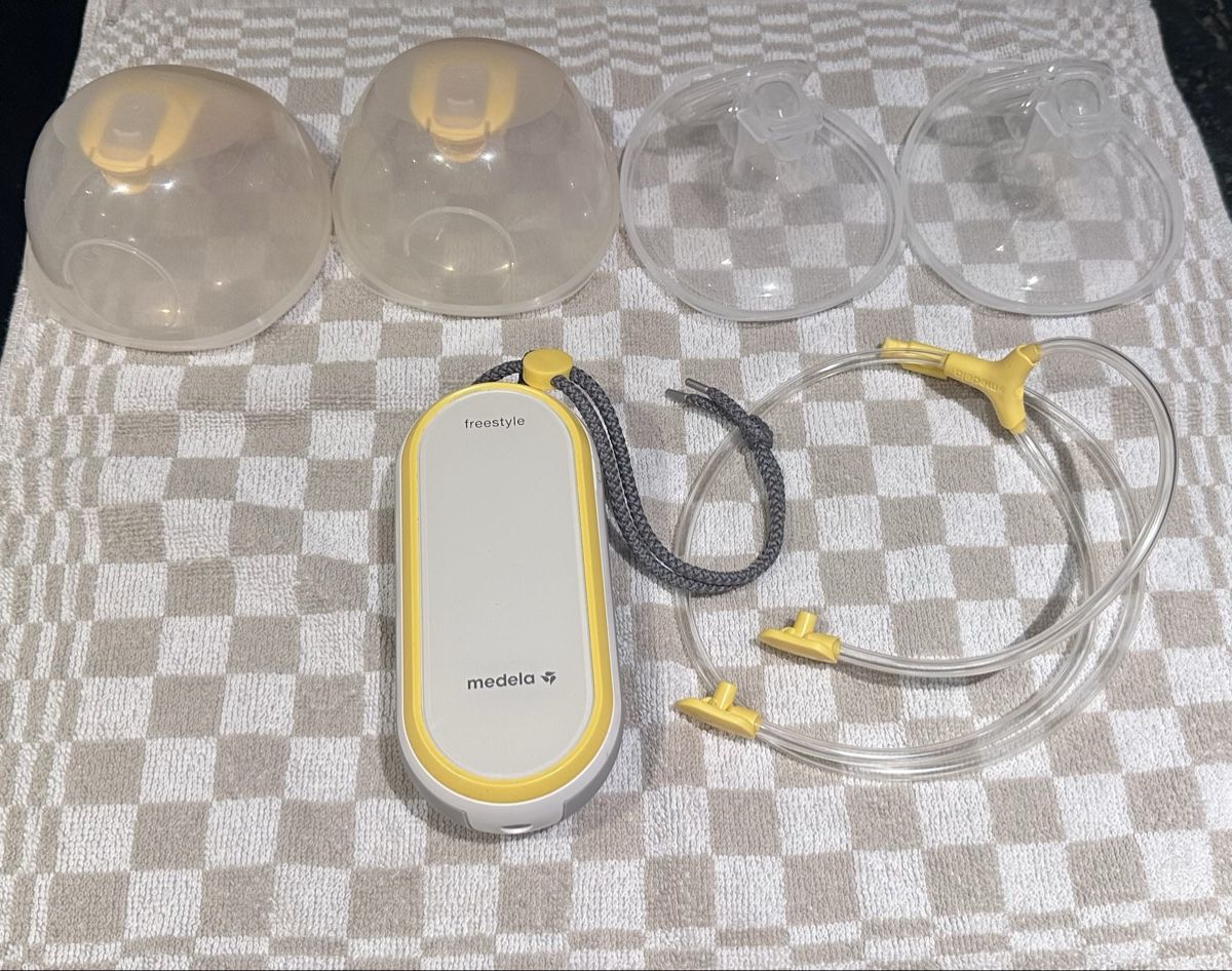 Medela Accessori per l’allattamento: Medela Freestyle Hands-free Breast Pump – Usato da Bülach venduto da VM8392X 2