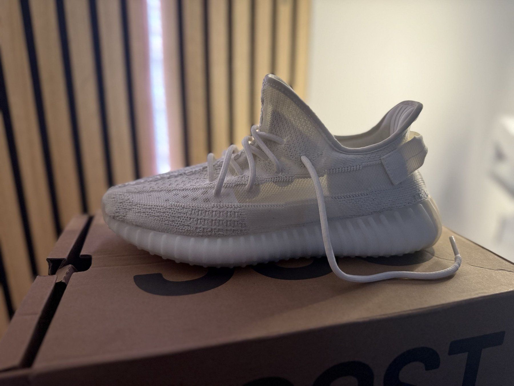 Adidas Scarpe da uomo: ✨Yeezy boost 350 v2 bone✨ – Nuovo e nell'imballaggio originale da Tobel venduto da Carbon-Store 3