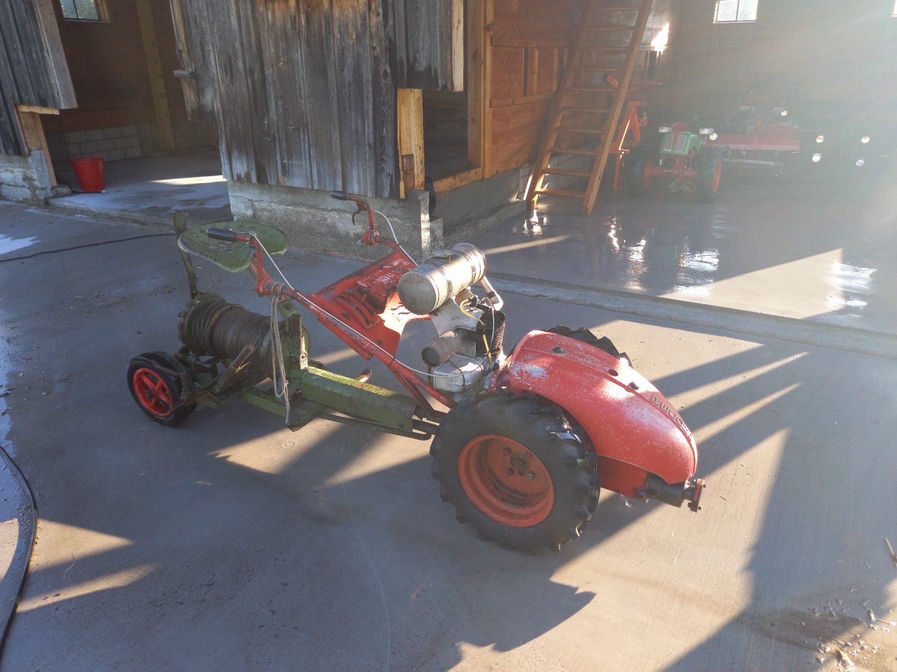 Bucher Toutes les machines: Bucher Einachser Record 3 mit Seilwinde – D'occasion à Appenzell par massey2002 1