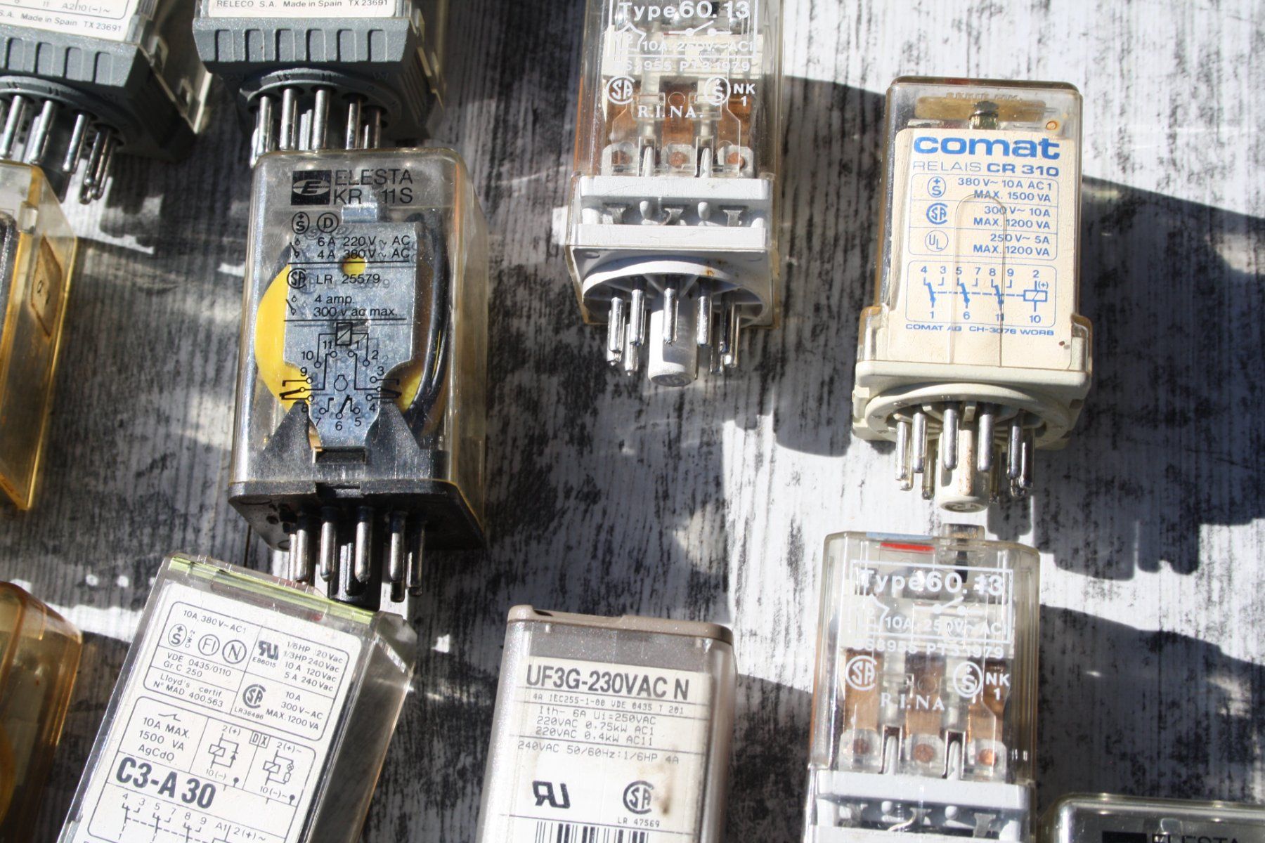 Componenti elettronici: LOT RELAIS – Difettoso da Wauwil venduto da Pneuedy 2