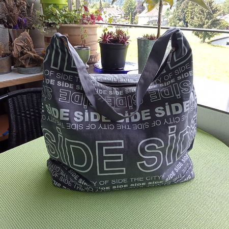 Strandtasche (abgefüttert) mit Reissverschl. 