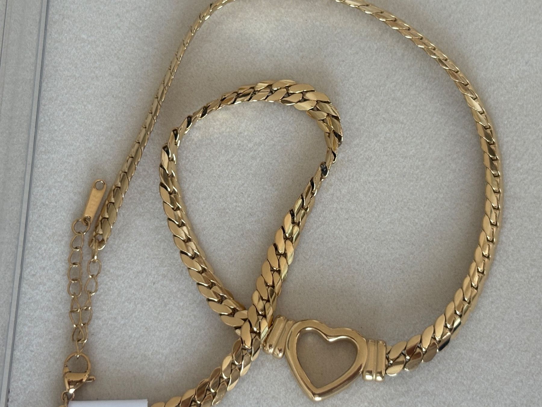 Catenine: Luxus Elegante Edelsthal Kette Farbe : Gold – Nuovo (secondo la descrizione) da Biel-Bienne venduto da Roserosse13 5