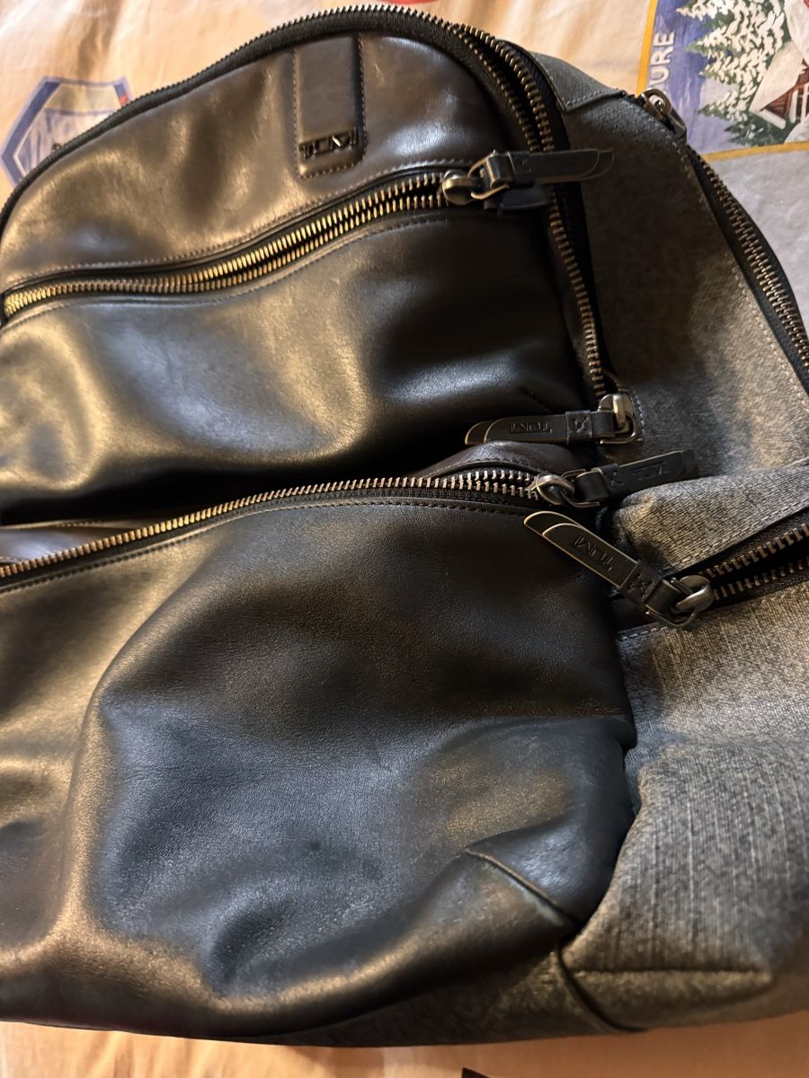 Tumi Zaini: Sac à dos Tumi cuir et toile enduite – Usato da Genève venduto da Allisgood 7