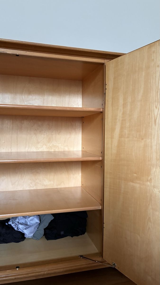 Armadi: Holzschrank, top Zustand, schweizer Fabrikat – Usato da Zürich venduto da zijoel 3