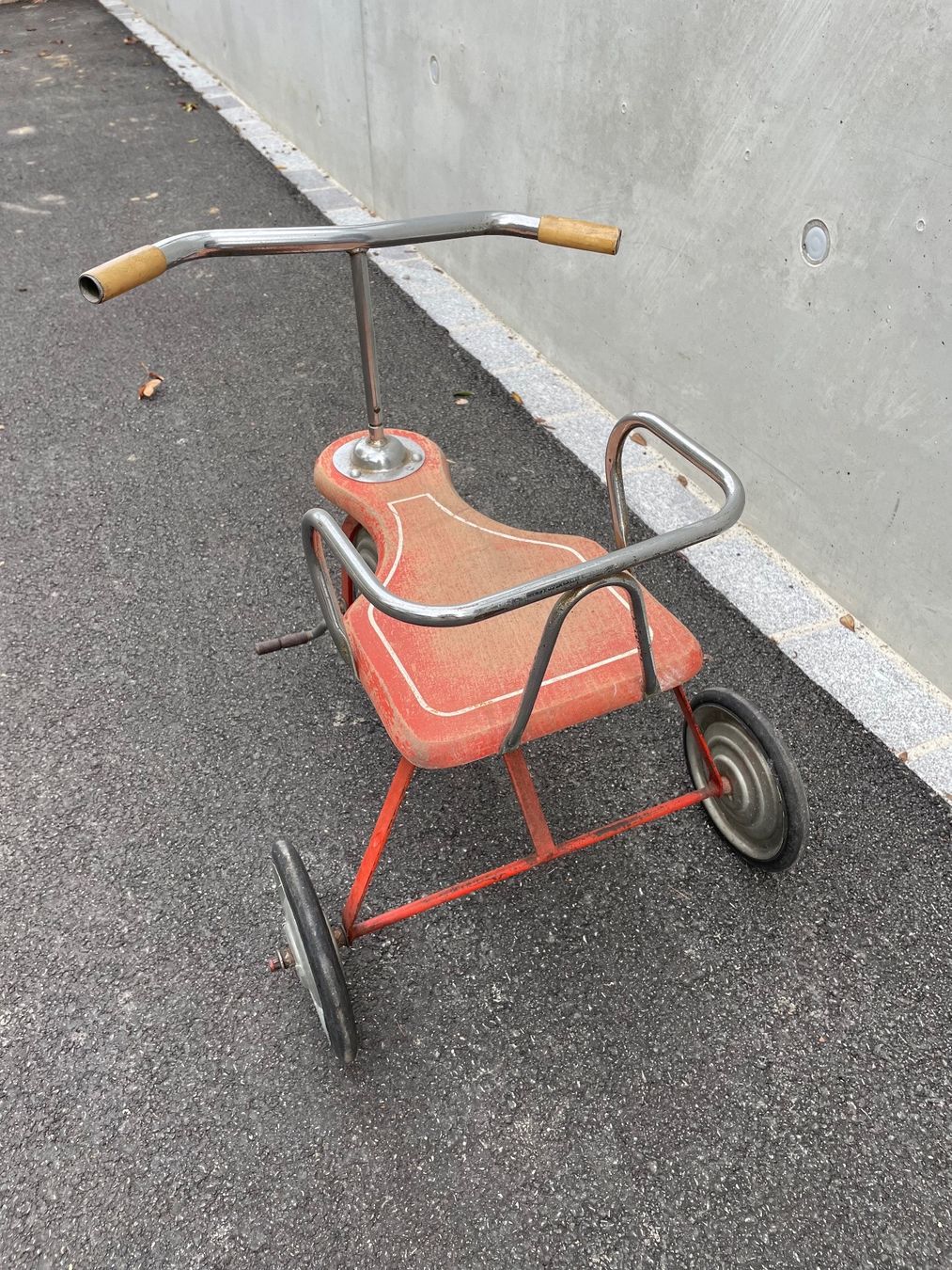Veicoli per bambini: schönes altes Dreirad – Usato da Neunkirch venduto da autoscooter57 6