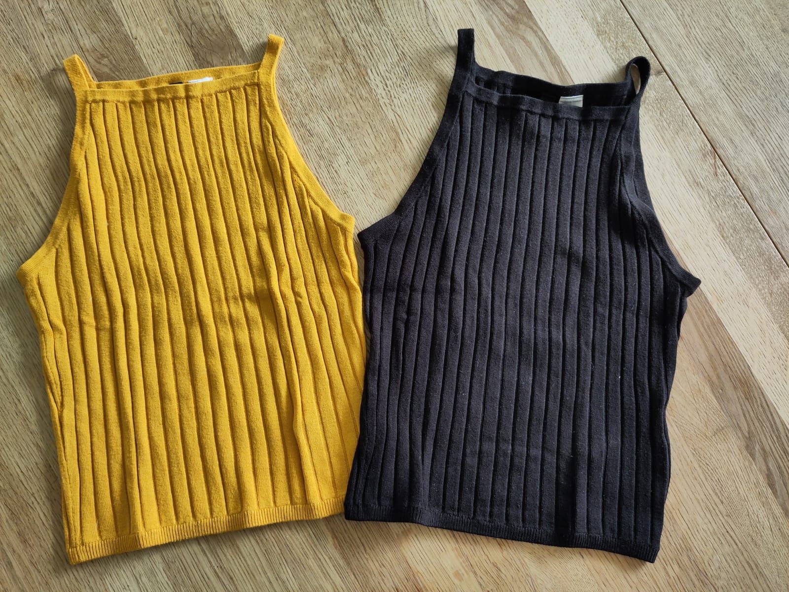 H&M Top: 2 Tops Gr. S – Usato da Oberuzwil venduto da venditum.