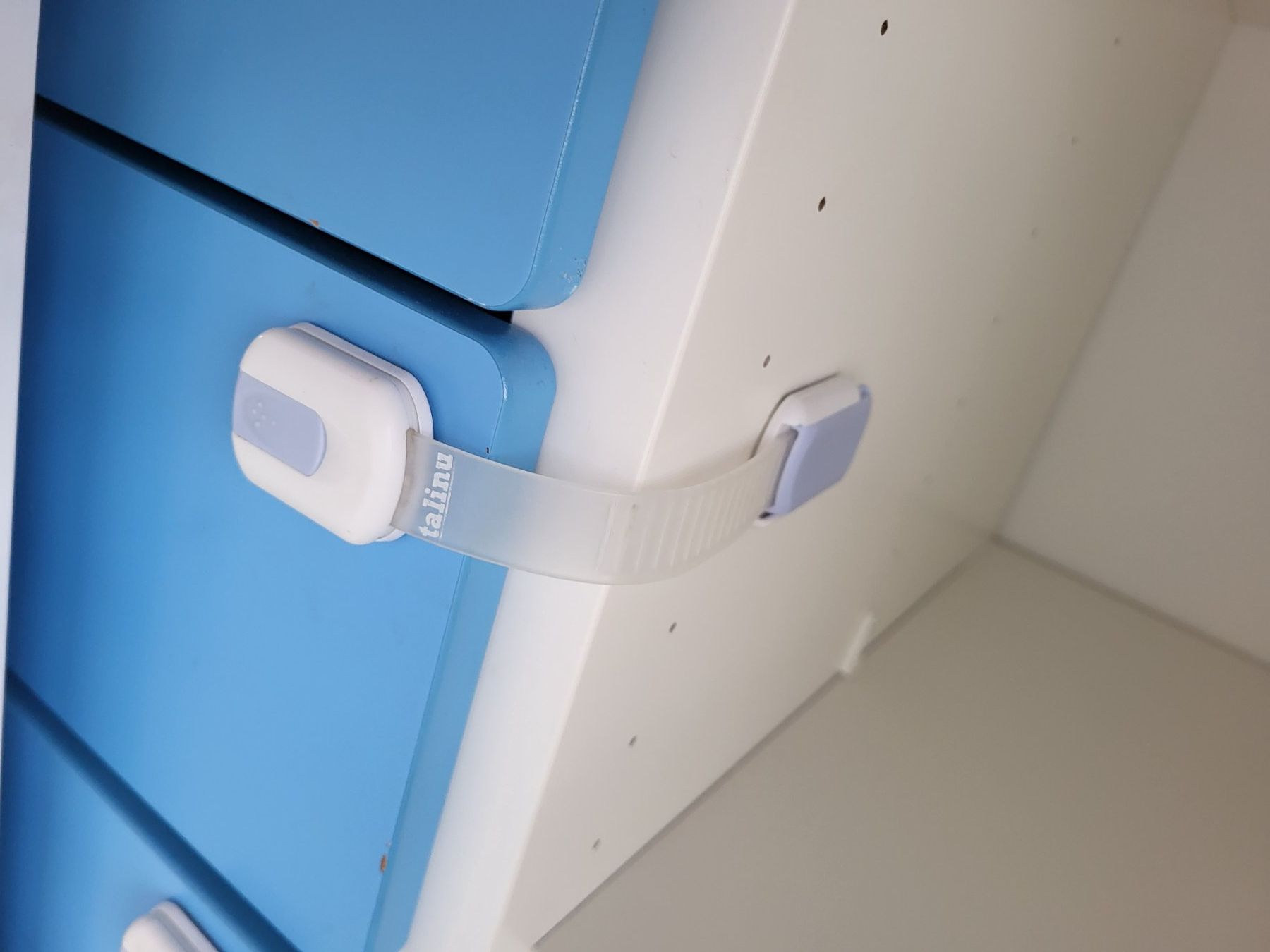 Ikea Wickeltisch & Zubehör: Wickeltisch/Schreibtisch von Ikea – Gebraucht aus Boswil von i12i 4