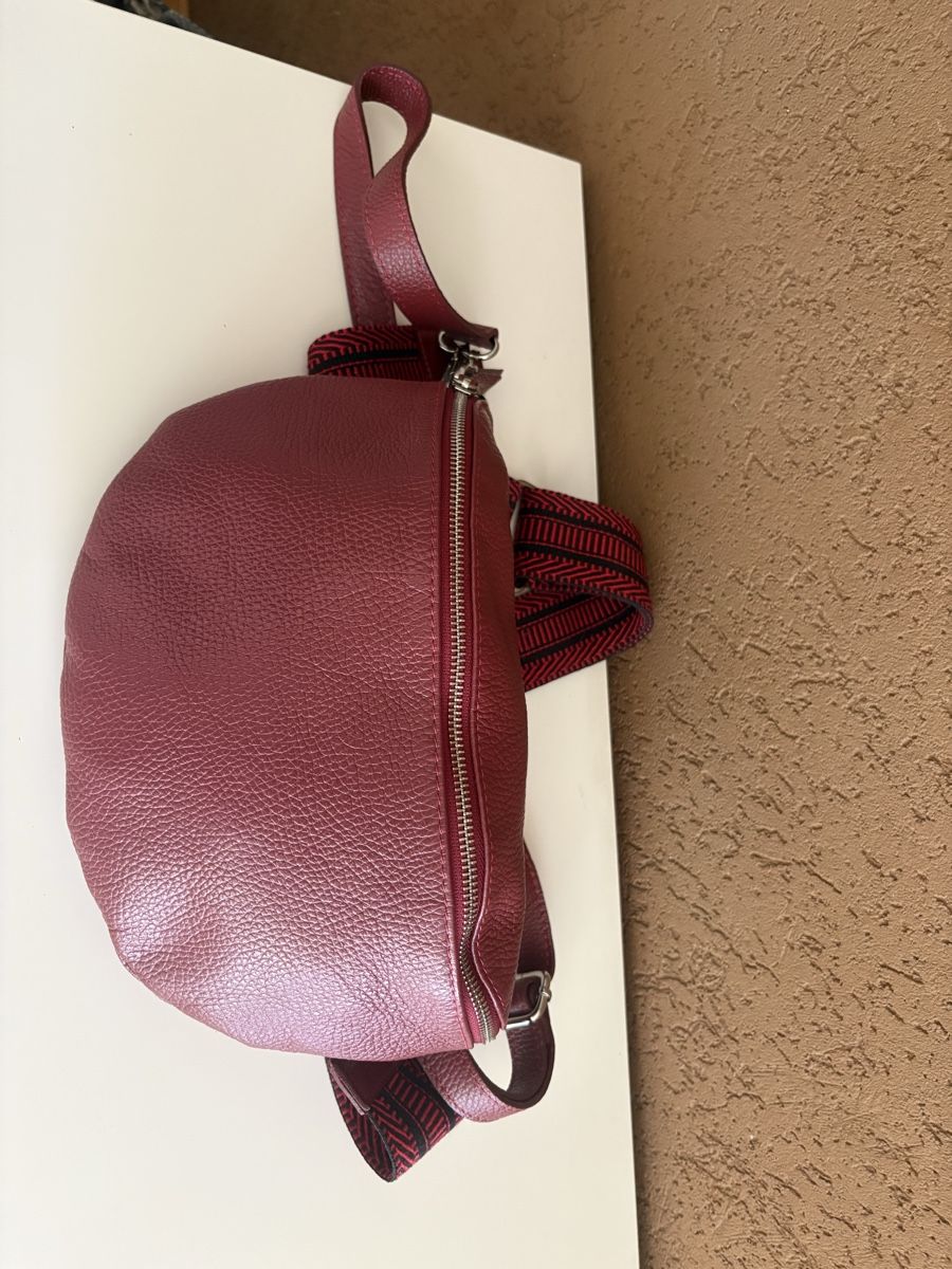 Sacs femmes: Sac banane cuir bordeaux – D'occasion à Pully par kaba07 1