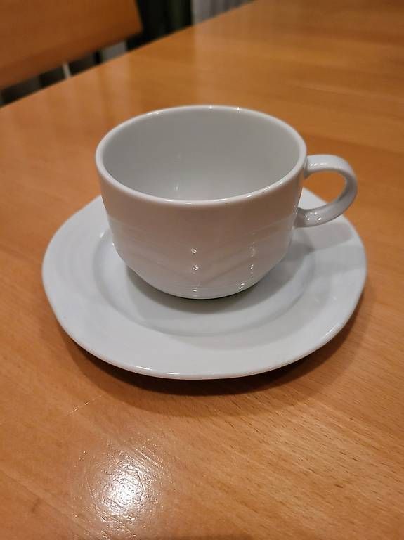 Set di piatti: Langenthal Kaffeegeschirr – Usato da Wil SG venduto da sus_959d
