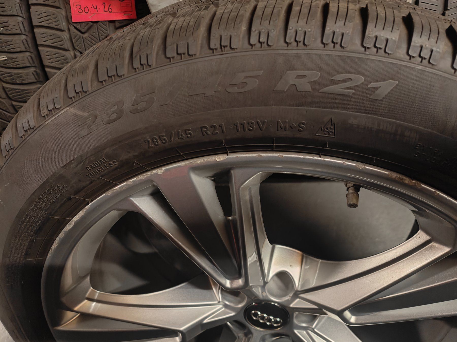 Audi Pneus & Roues: Audi Q8 Winterräder – D'occasion à Oberengstringen par Reifen-Lagerverkauf 2