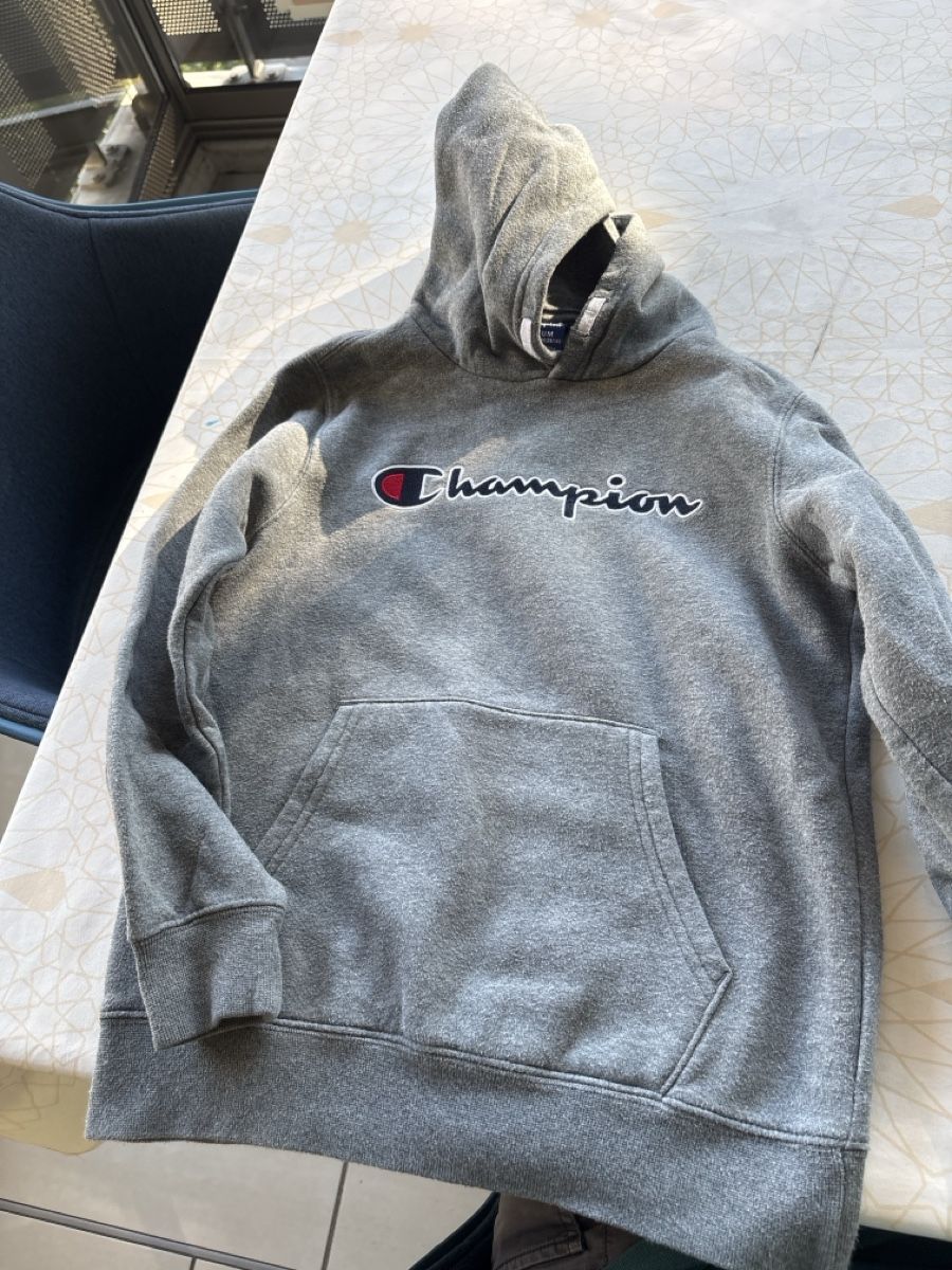 Champion Pullover & Sweatshirts: Pullover Champion  – Gebraucht aus Zürich von Moskitia 2