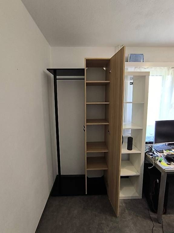 Guardaroba: Garderobe mit Spiegelschrank – Usato da Oberuzwil venduto da sch_52p7 1