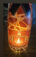 Leuchtende Moët Champagner FlascheN.IR.. leere