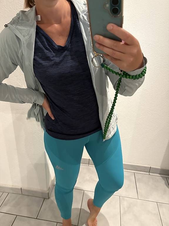 Lots de vêtements: Sportkleider Paket Grösse M – D'occasion à Unterägeri par mar_96hk 2