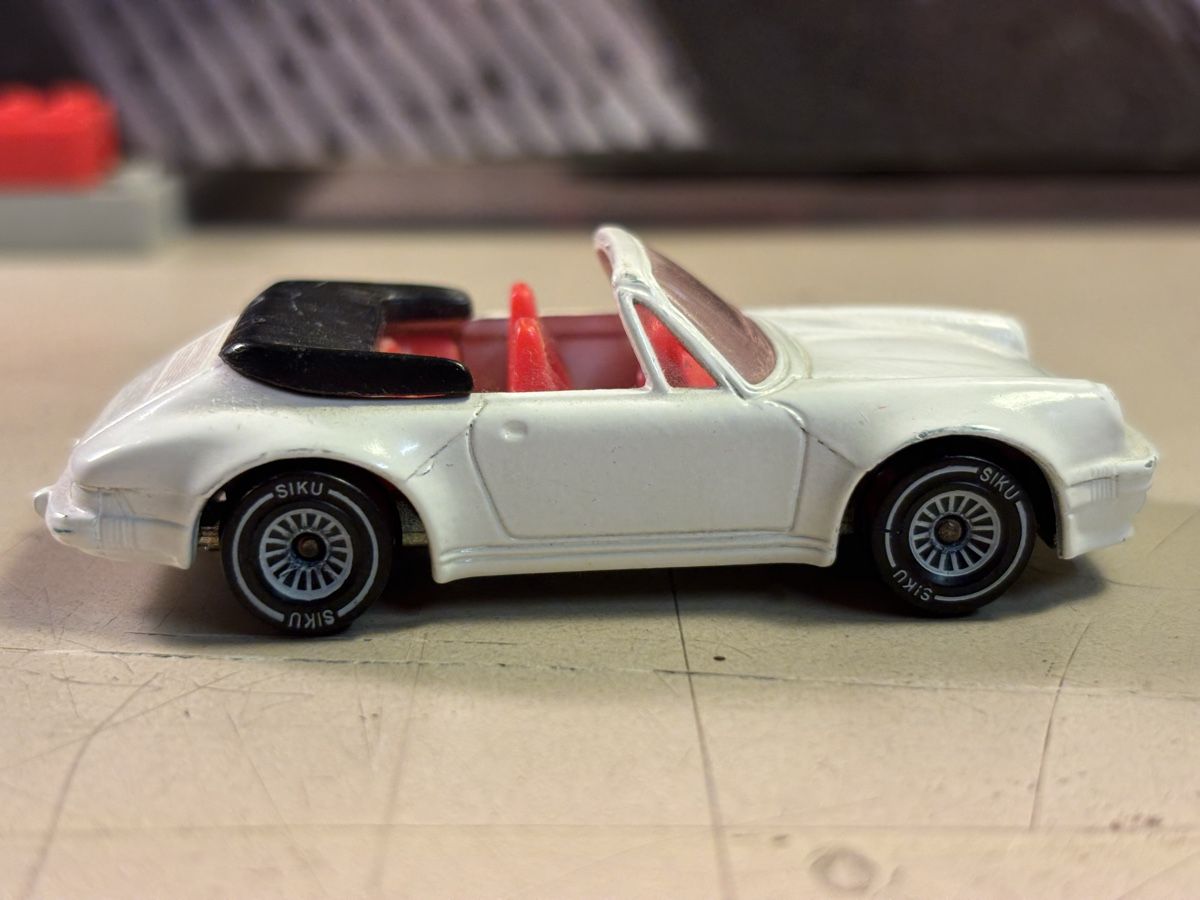 Siku Modellini d'auto: Siku Porsche 911 Cabrio – Usato da Möriken AG venduto da Classics16 2