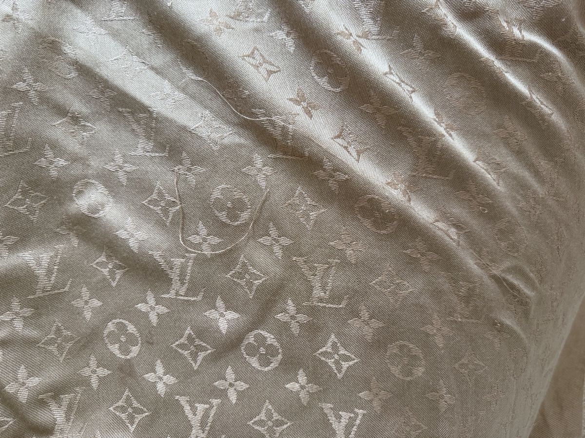 Louis Vuitton Foulard & Sciarpe: Louis Vuitton Schal Chale Monogram Cappuccino – Usato da Zürich venduto da tebi14 5