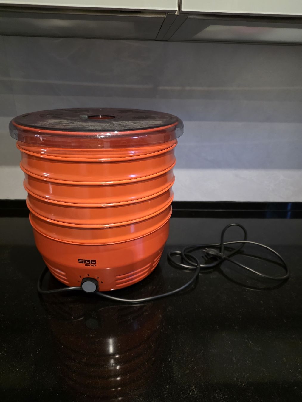 Sigg Appareils de cuisine: Dörrgerät Sigg Dörrex orange mit 5 Gittern  – D'occasion à Dorf par Echo_Elements