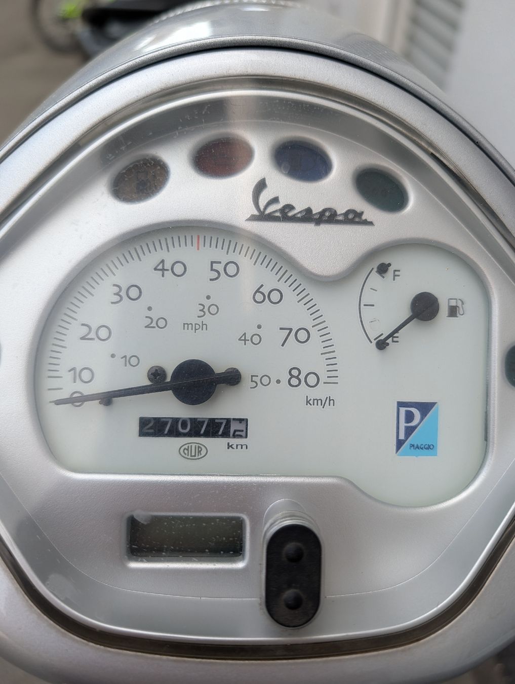 Piaggio Strasse: Vespa LX 50 4T Roller silber – Gebraucht aus Bern von falu96 3