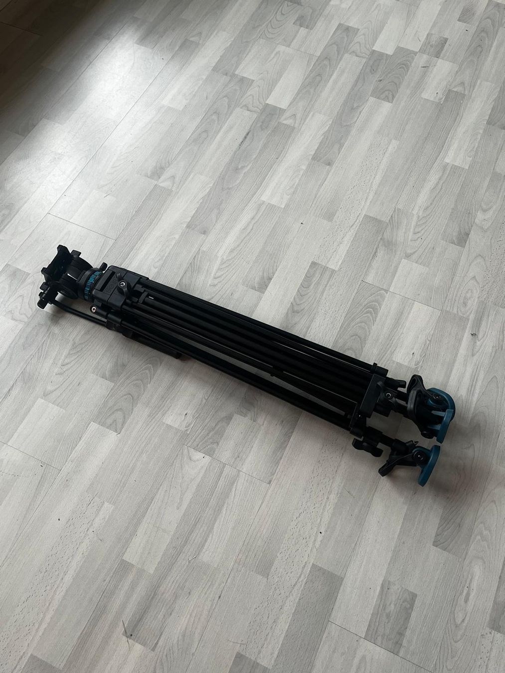 Benro Trépieds & Accessoires: Benro KH26PC Videostativ – D'occasion à Luzern par ORISONO 2