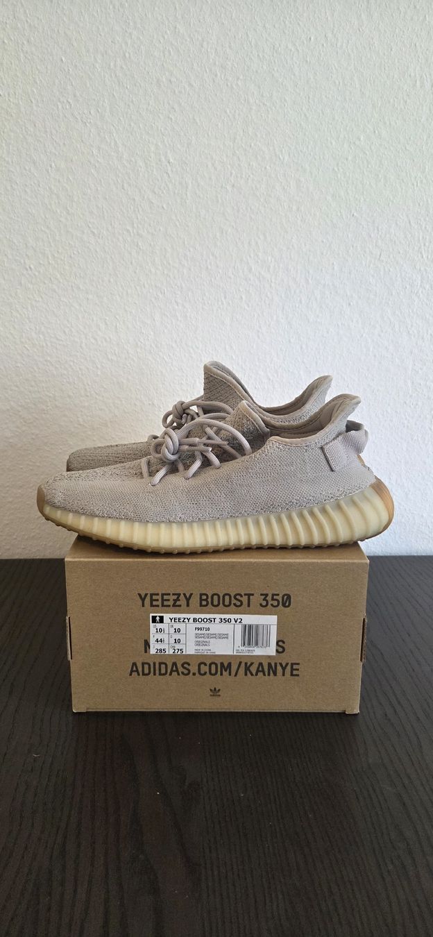 Adidas Scarpe da uomo: Adidas Yeezy Boost 350 V2 – Usato da Basel venduto da Localheatmarket