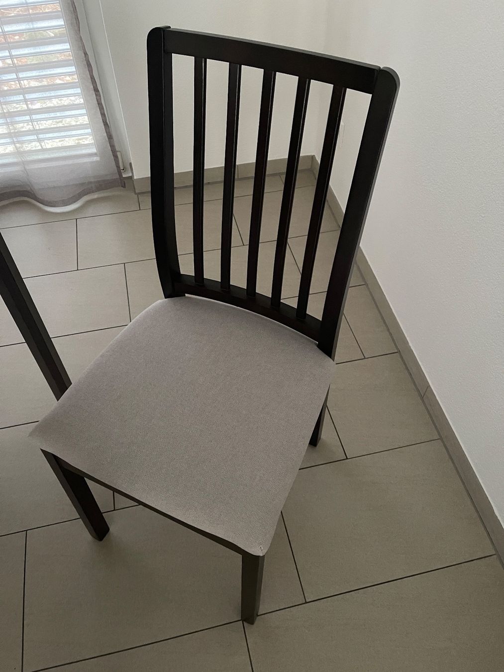Ikea Set di tavolo e panche: Moderner Ausziehtisch mit 6 passenden Stühlen – Usato da Rupperswil venduto da Dominum-x 7
