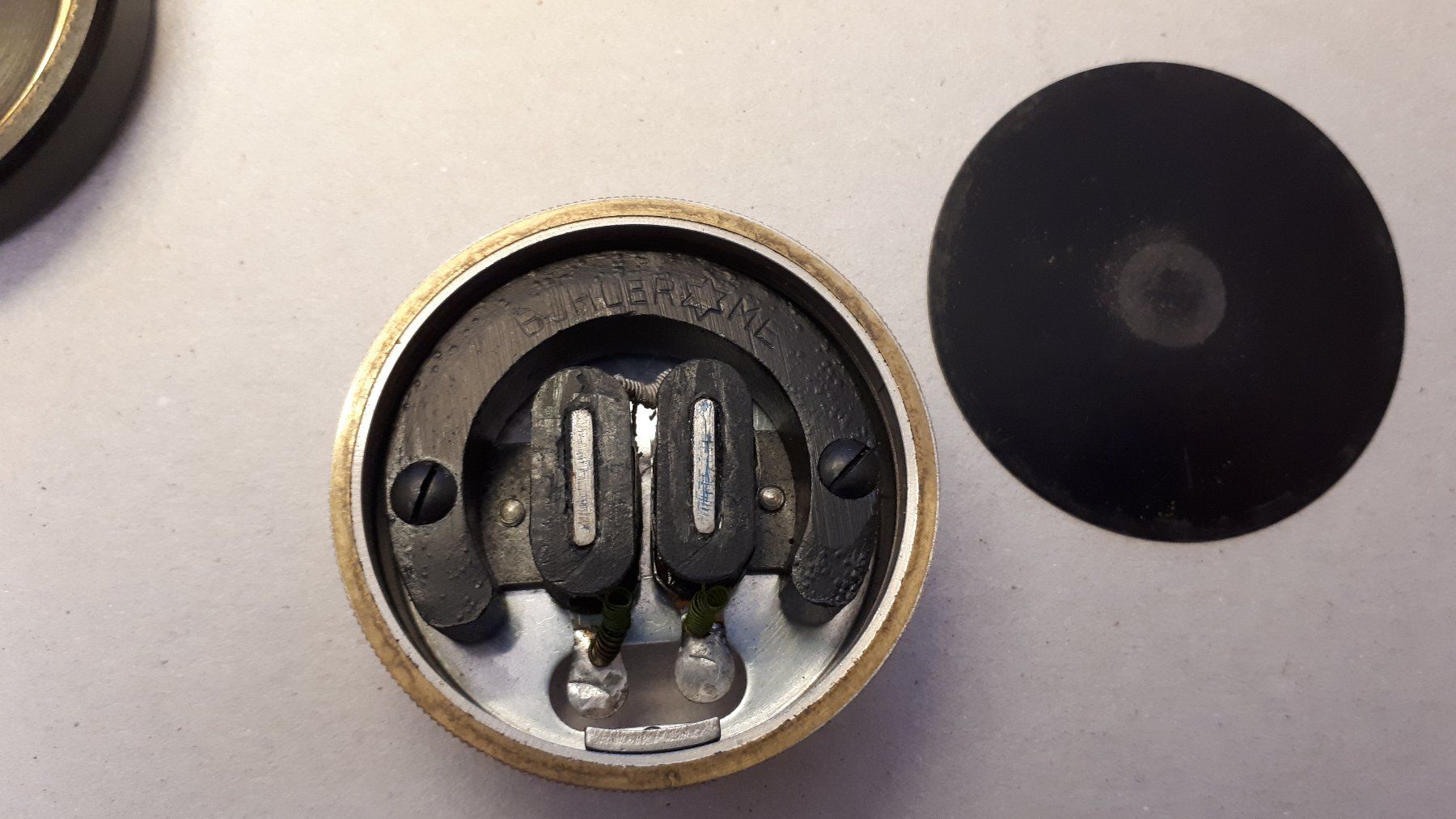Telefone: 2 Antike Telefonhörer Bakelit / Metall – Gebraucht aus Madiswil von 20gls 5