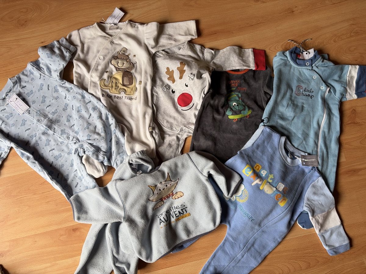 Kleiderpakete & -sets: Lot de 7 pijamas taille 68 – Gebraucht aus Liddes von Couik