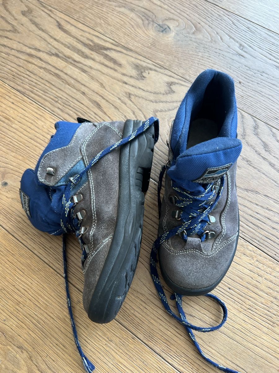 Meindl Scarpe da uomo: Meindl Kinder Wander Schuhe Gr37 – Usato da Uerikon venduto da Saffagirl 1