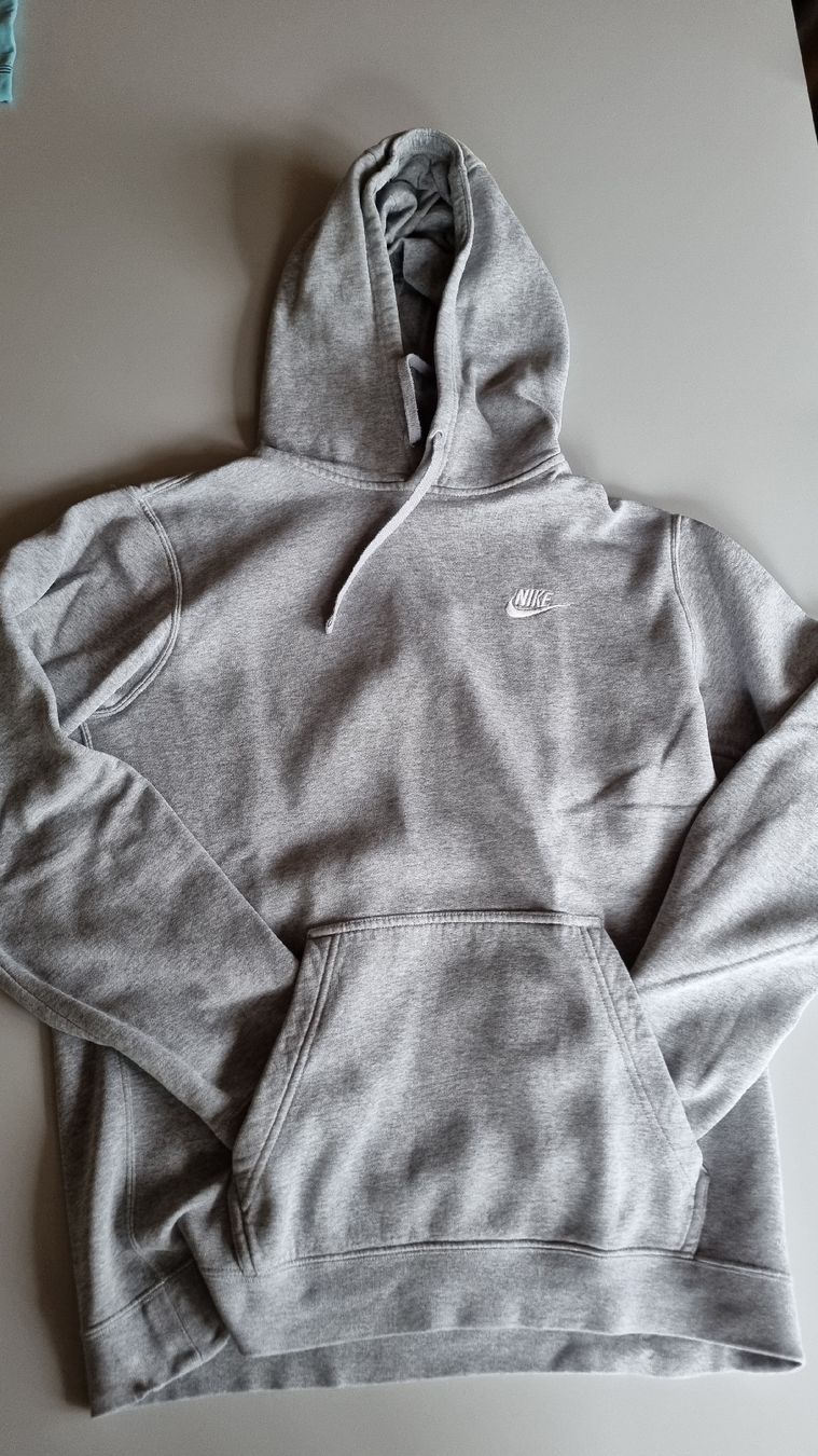 Nike Maglioni & Felpe: Nike Hoodie, Grau, Grösse S – Usato da Tägertschi venduto da Fank111 1