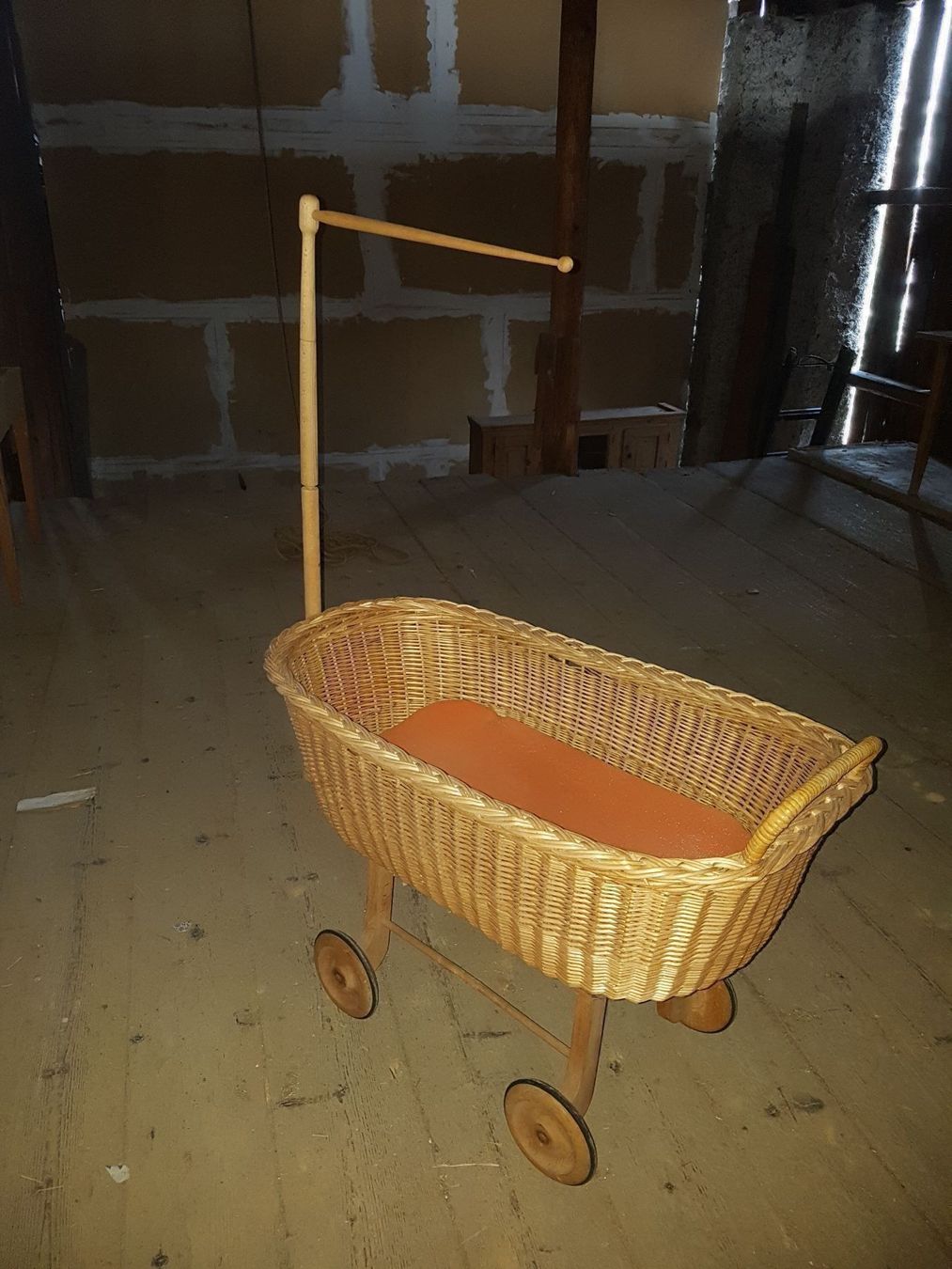 Carrozzine: Kinderwagen geflochten – Usato da Sils im Domleschg venduto da platin01 1