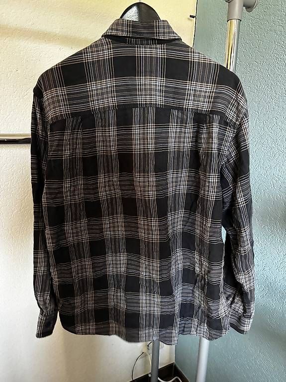 Hemden: Chemise achetée en friperie – Gebraucht aus Châtel-St-Denis von leacherre 1