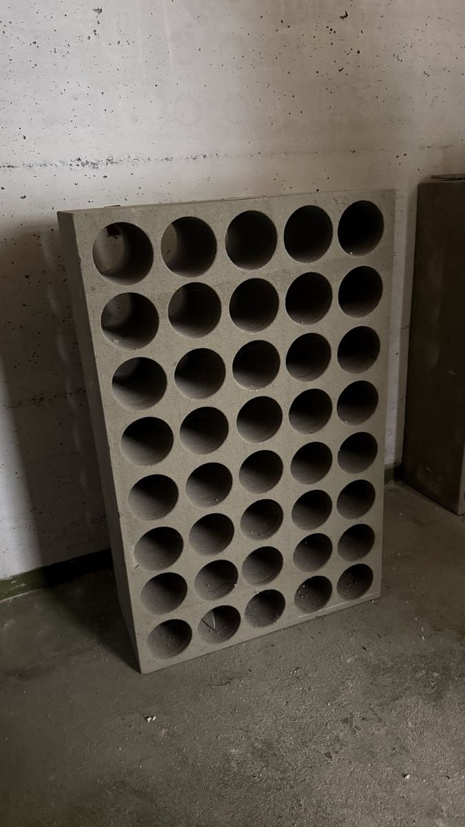 Regale: Weingestelle aus Sandstein – Gebraucht aus Heimberg von Peek0 1