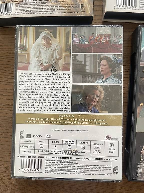 Tutti i DVDs: DVD SET The Crown Staffeln 1-5 – Usato da Zollbrück venduto da Mmartin72 4