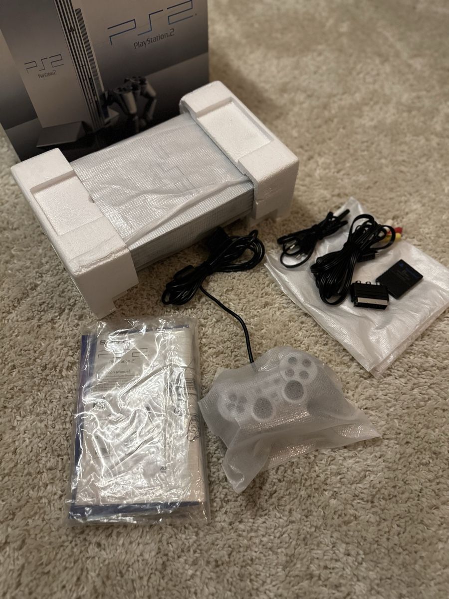 Sony Console: PS2 Silver OVP + 1 game  – Usato da La Tour-de-Trême venduto da Amarokc_Game 2
