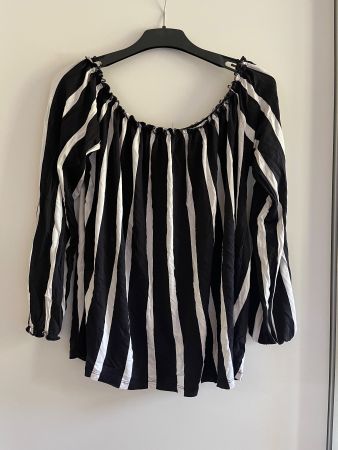 Top rayé noir et blanc