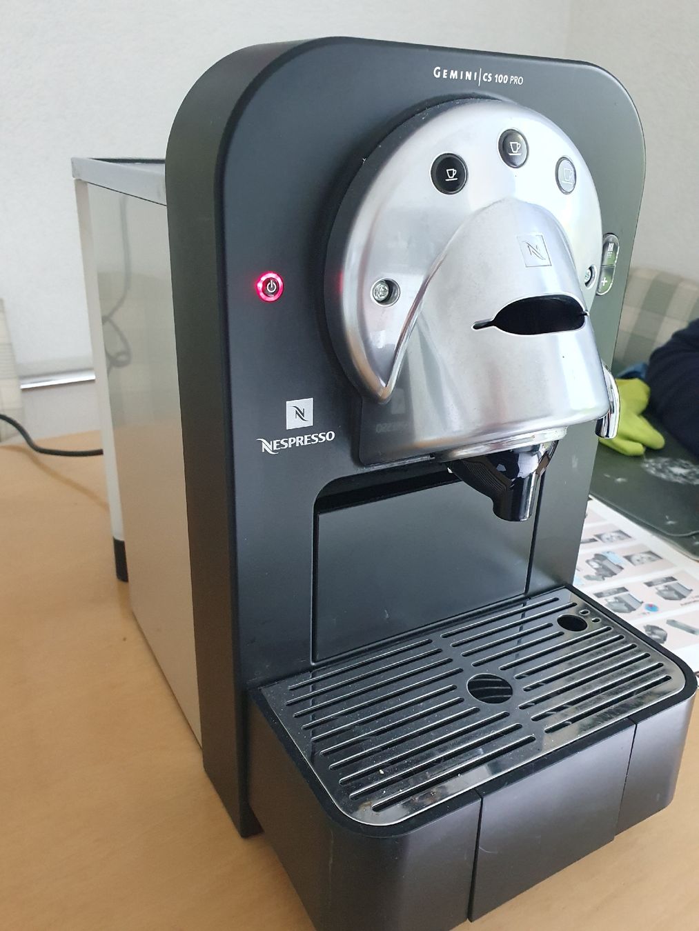 Nespresso Macchine per caffè & Macchine per espresso: NESPRESSO GEMINI CS 100 PRO – Usato da Burgdorf venduto da Hodel1