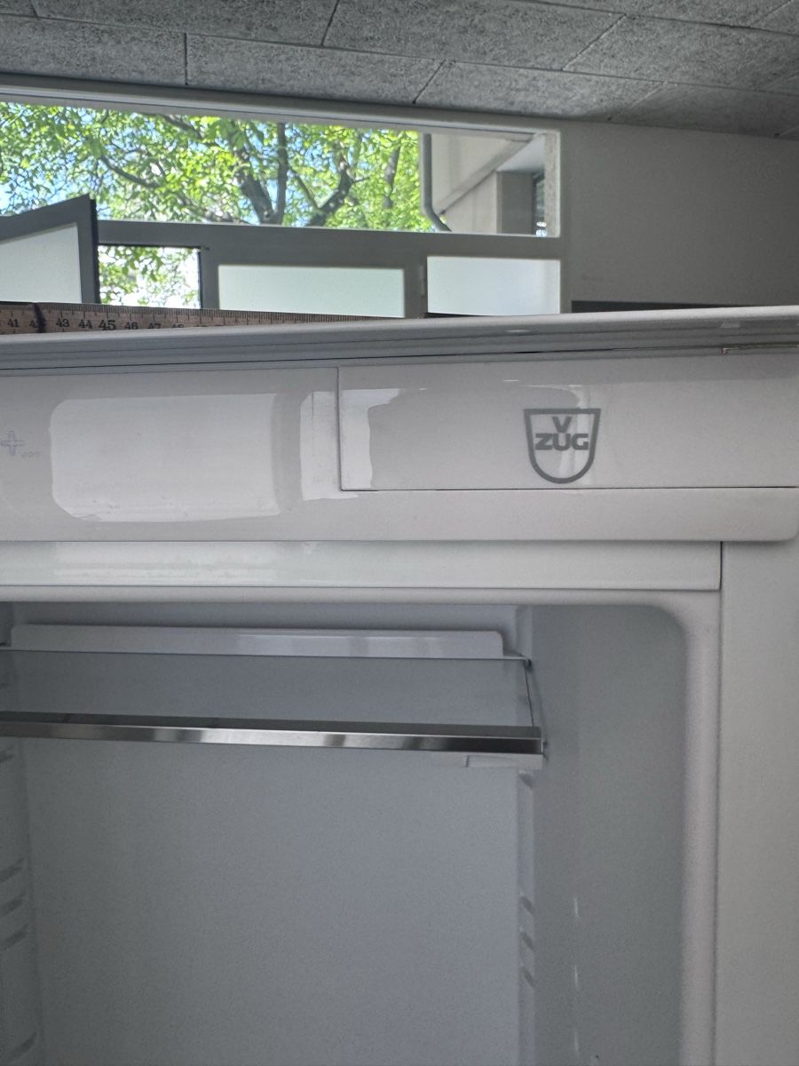 V-Zug Frigoriferi: Vzug Kühlschrank Future Eco – Usato da Schinznach Bad venduto da Bann 2