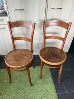 2 schöne alte Stühle Winer Kaffeehaus Stühle Thonet Horgen??