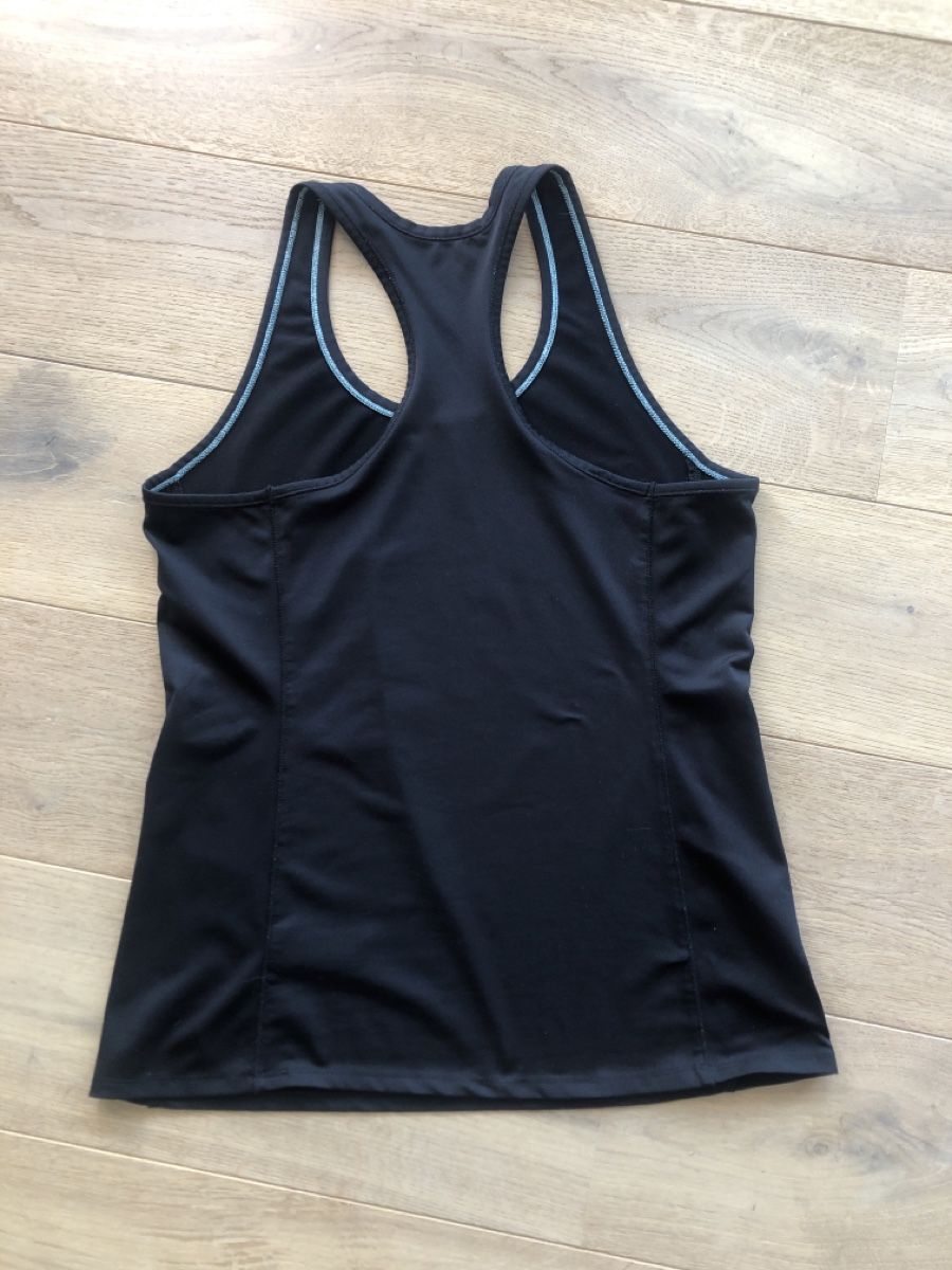 H&M Tops: H&M Sporttop – D'occasion à Wettswil par lalinda85 1